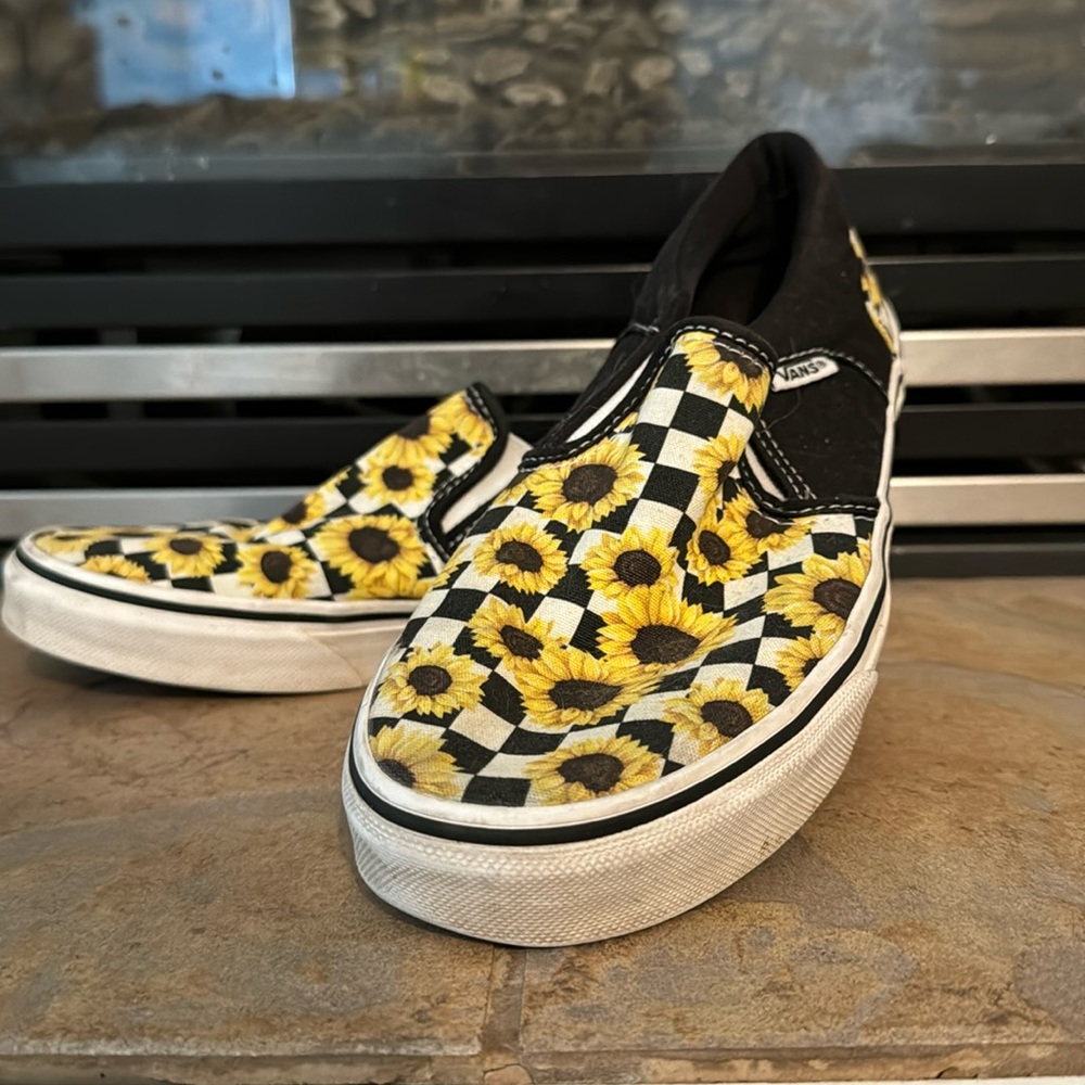 Sunflower checkered cans